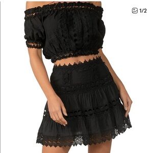 Elan Black Lace Mini Skirt Gently Used Size Large Stretches to a 32 inch waist